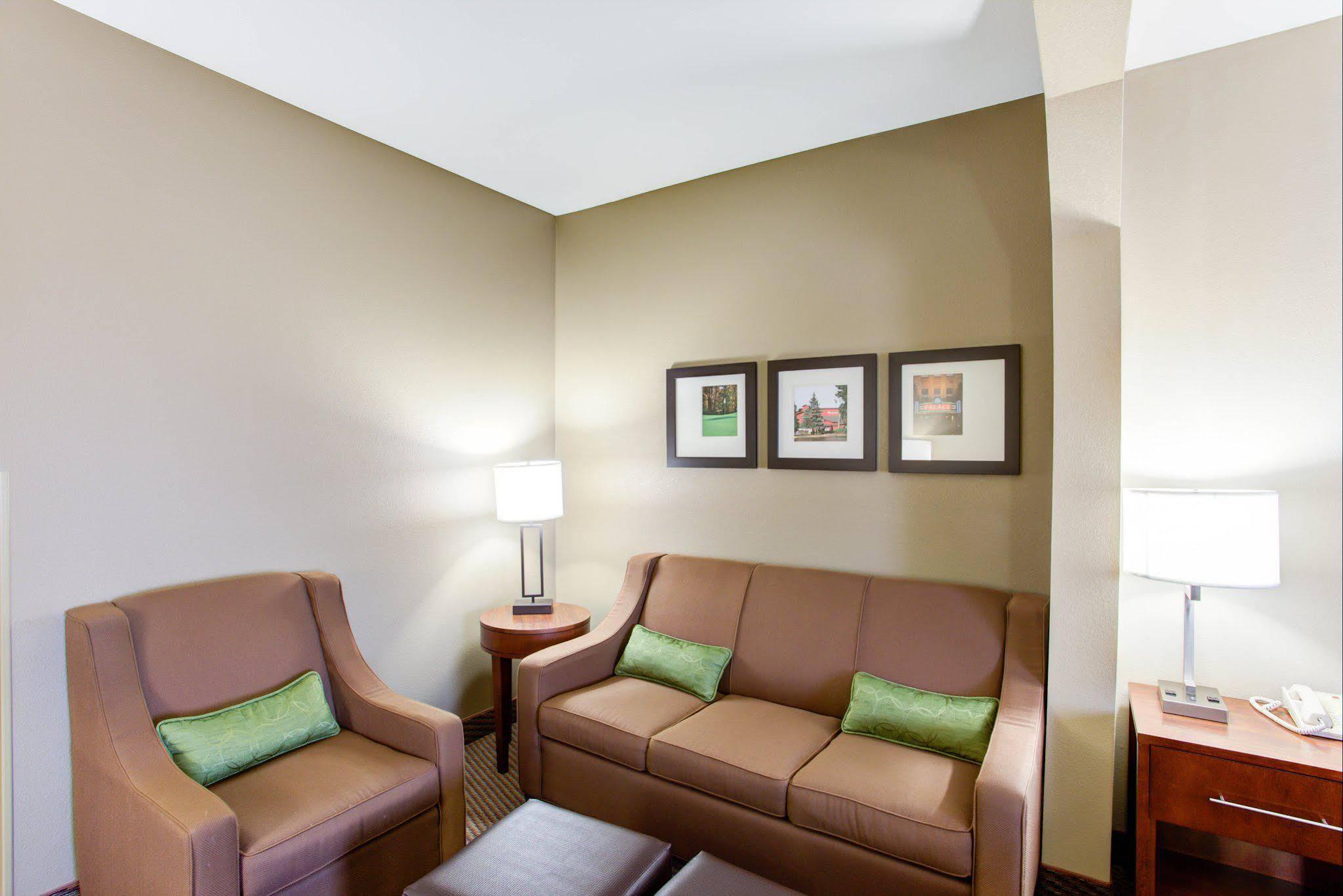 קרוסוויל Comfort Suites מראה חיצוני תמונה