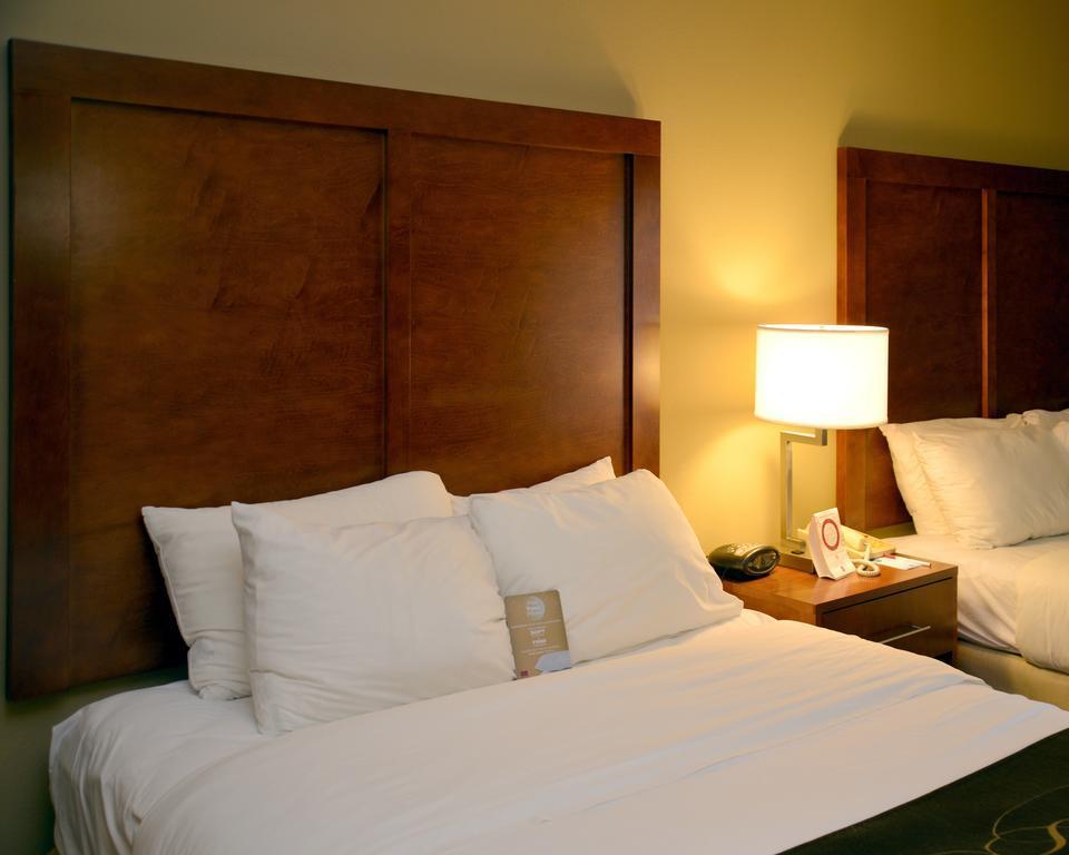 קרוסוויל Comfort Suites מראה חיצוני תמונה
