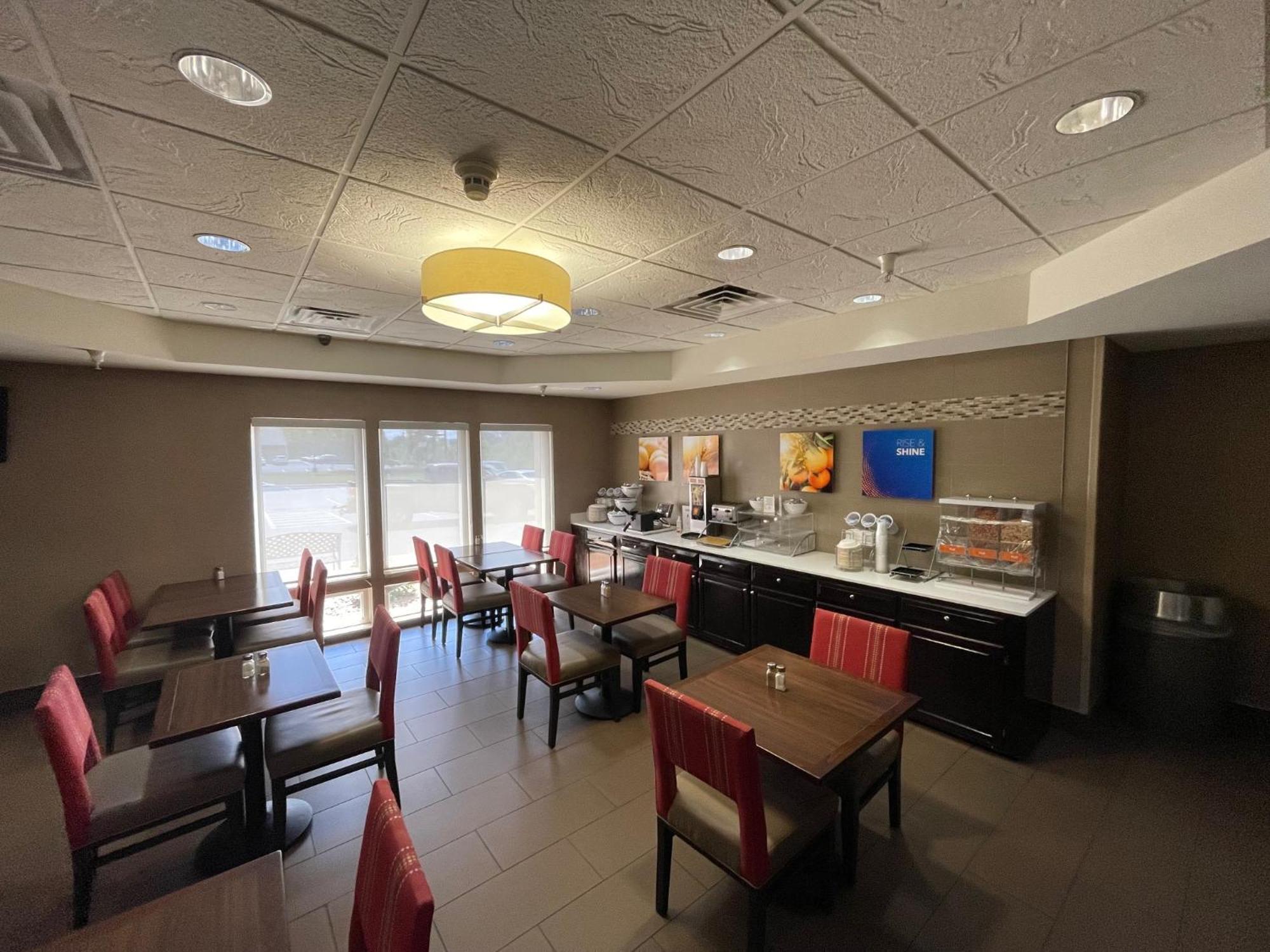 קרוסוויל Comfort Suites מראה חיצוני תמונה