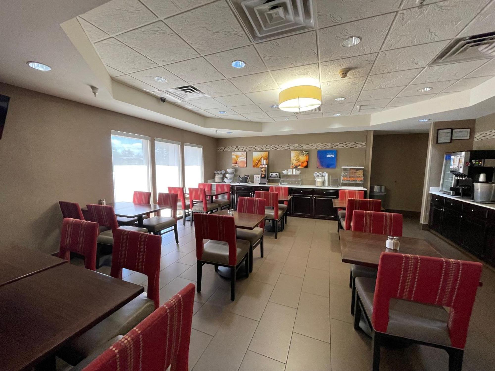קרוסוויל Comfort Suites מראה חיצוני תמונה