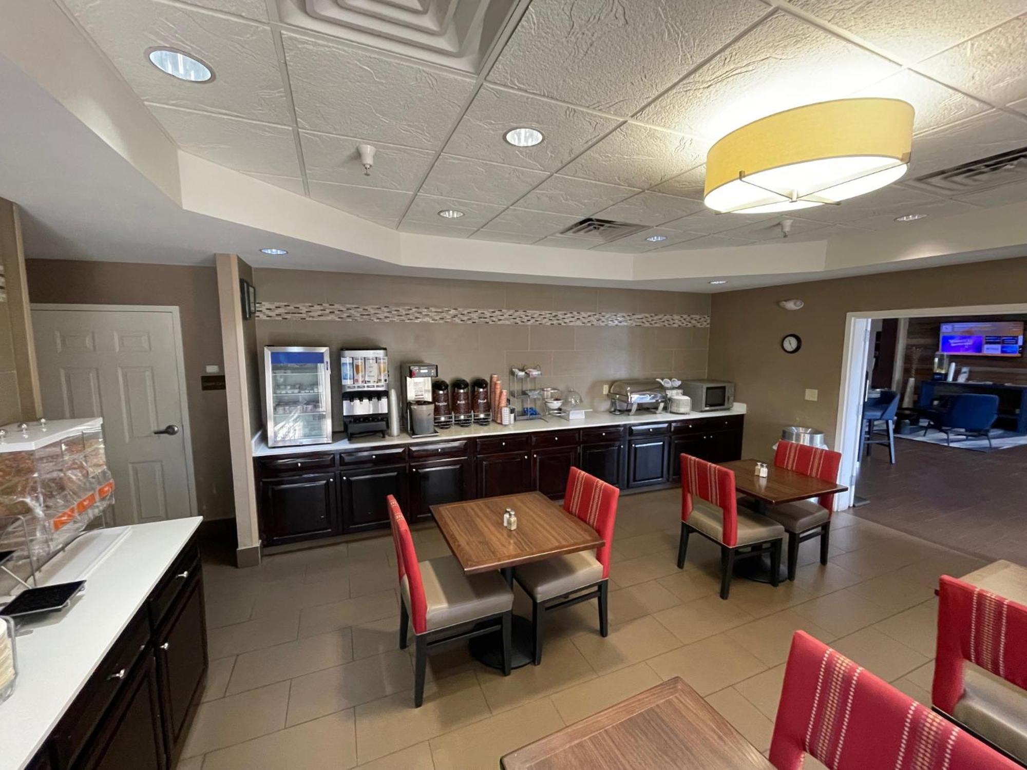 קרוסוויל Comfort Suites מראה חיצוני תמונה