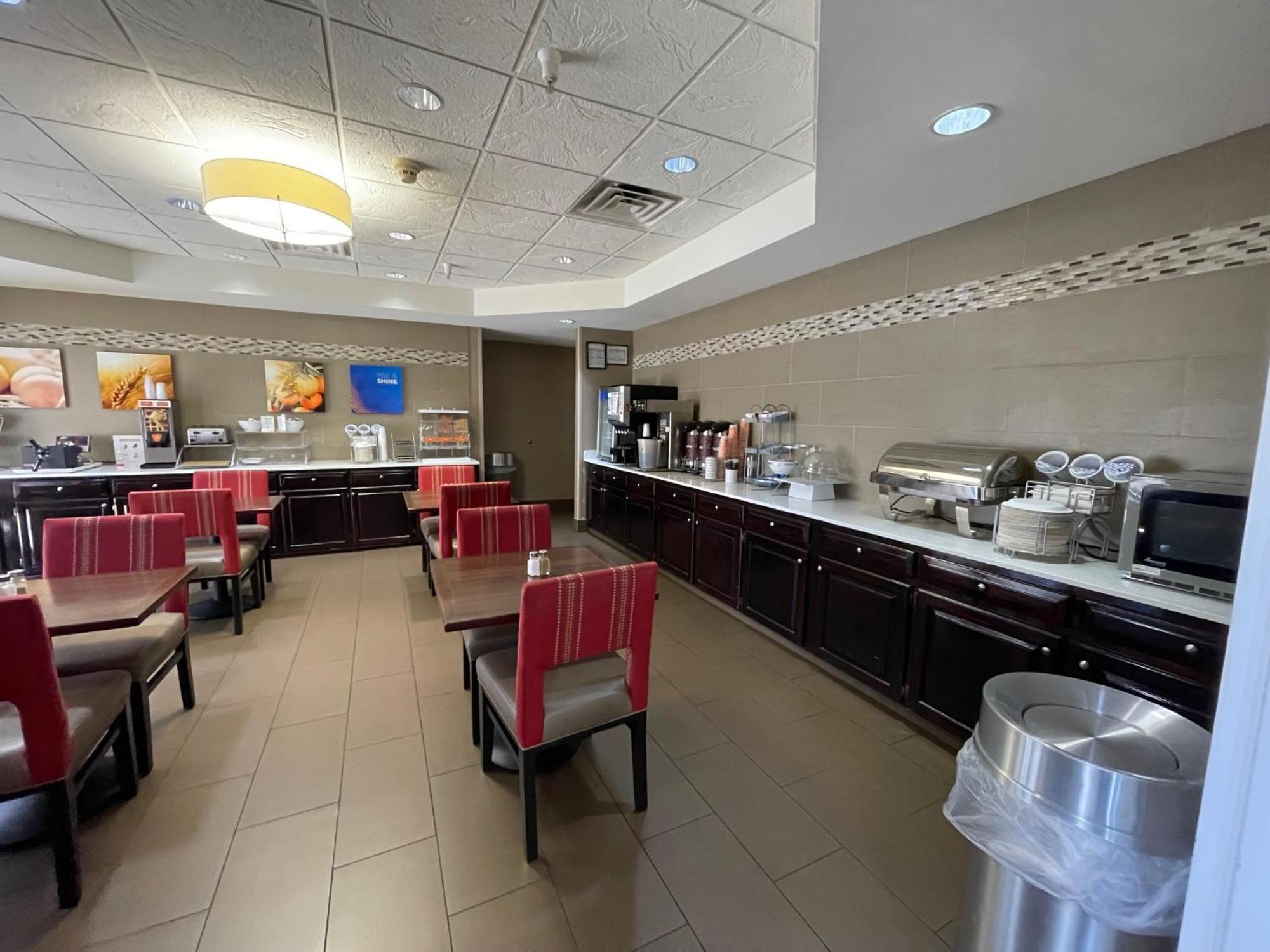 קרוסוויל Comfort Suites מראה חיצוני תמונה