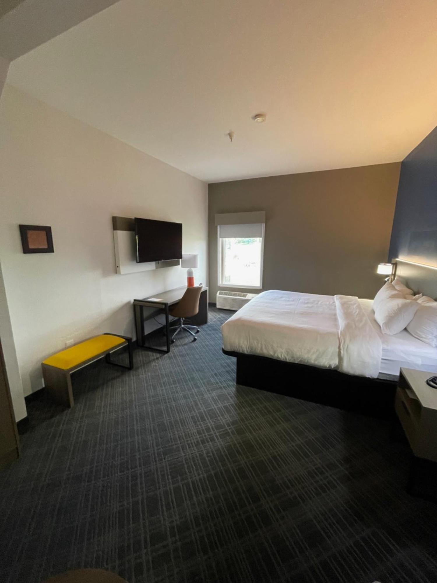 קרוסוויל Comfort Suites מראה חיצוני תמונה