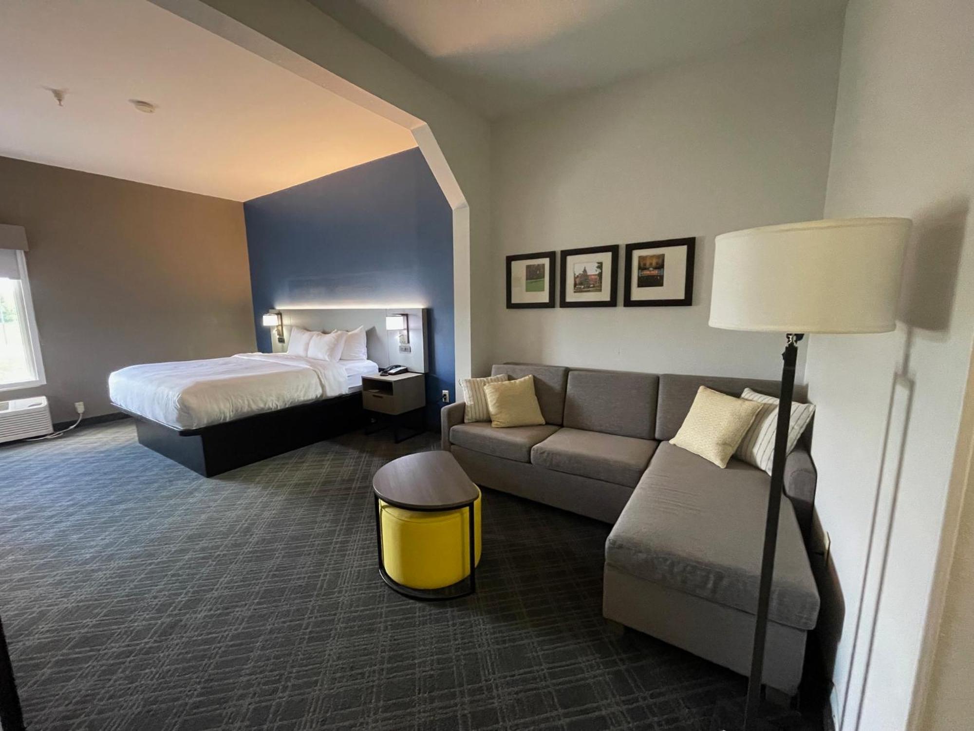 קרוסוויל Comfort Suites מראה חיצוני תמונה