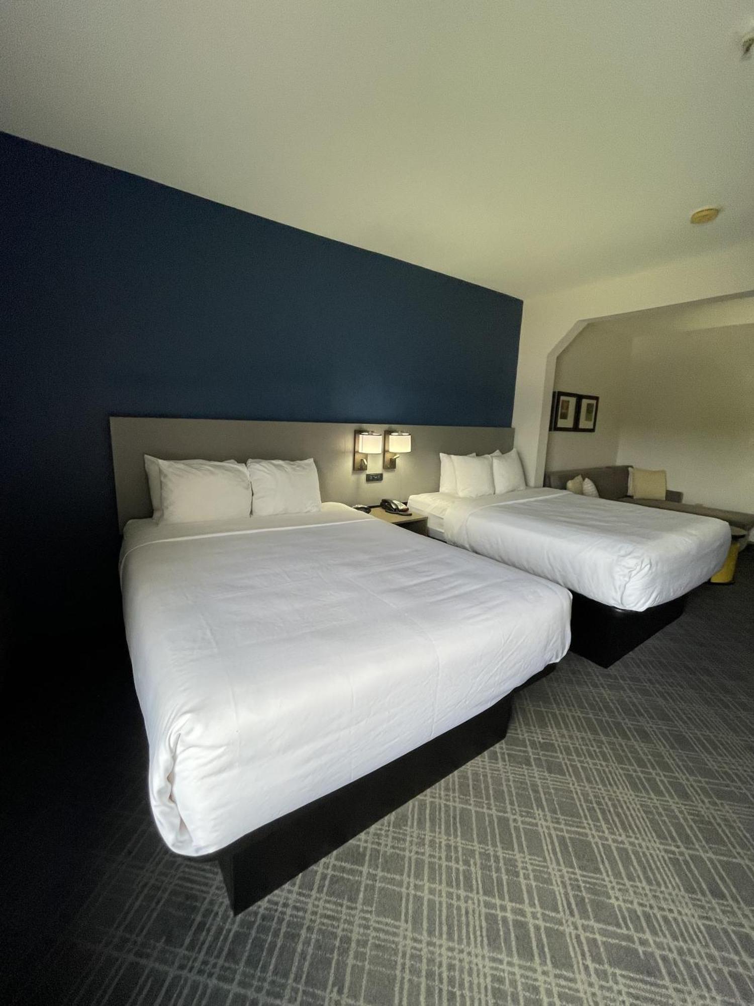 קרוסוויל Comfort Suites מראה חיצוני תמונה