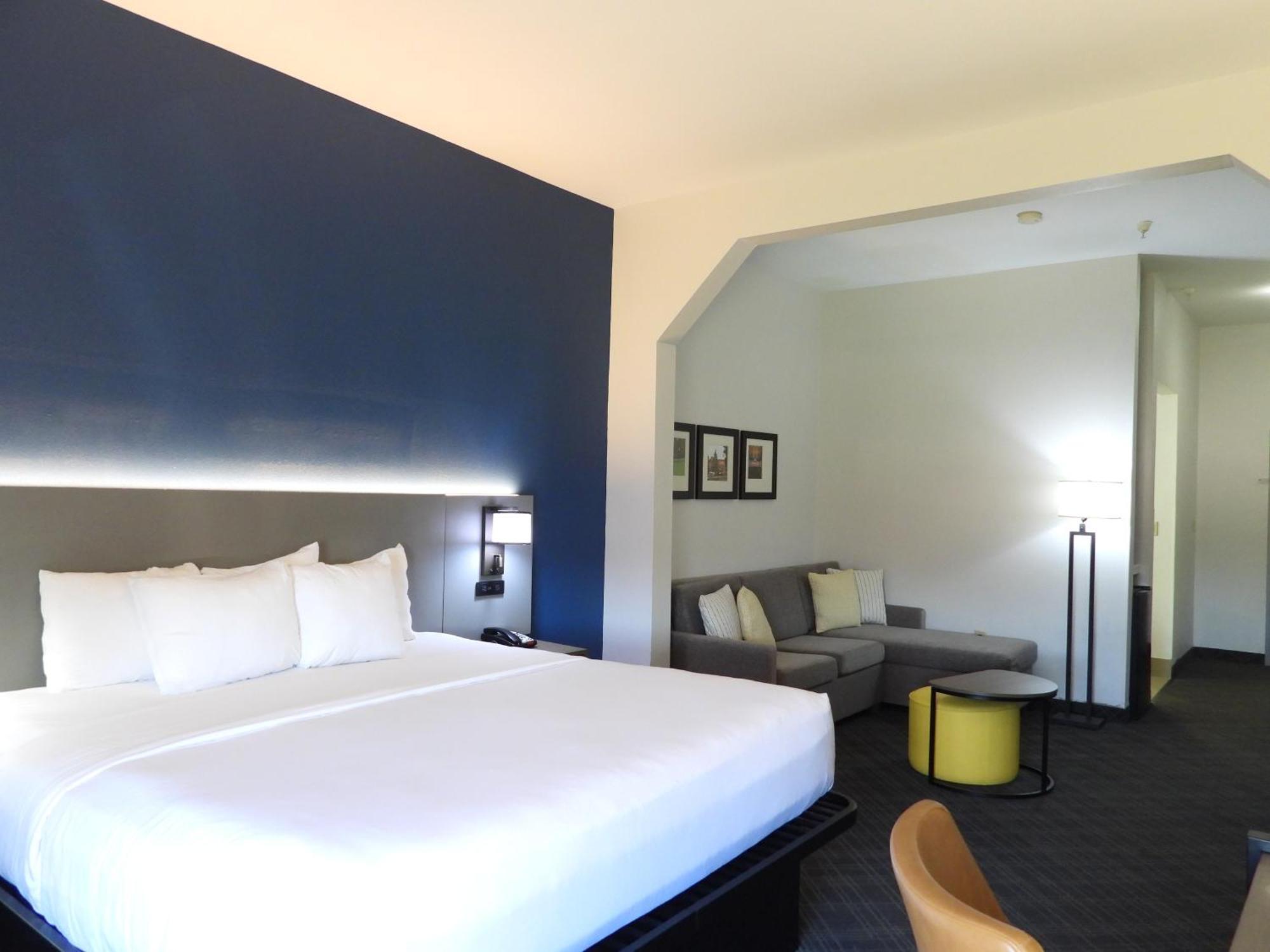 קרוסוויל Comfort Suites מראה חיצוני תמונה