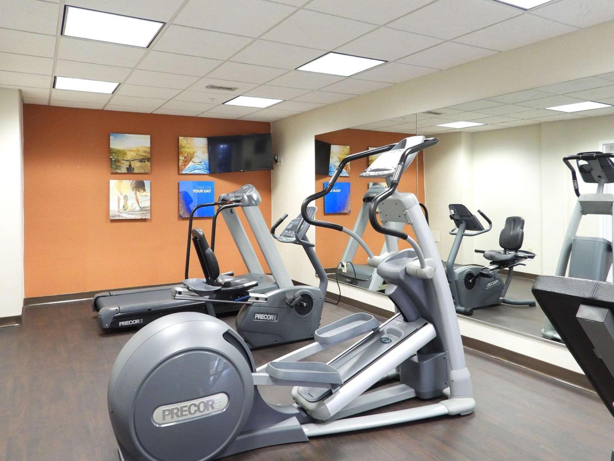 קרוסוויל Comfort Suites מראה חיצוני תמונה