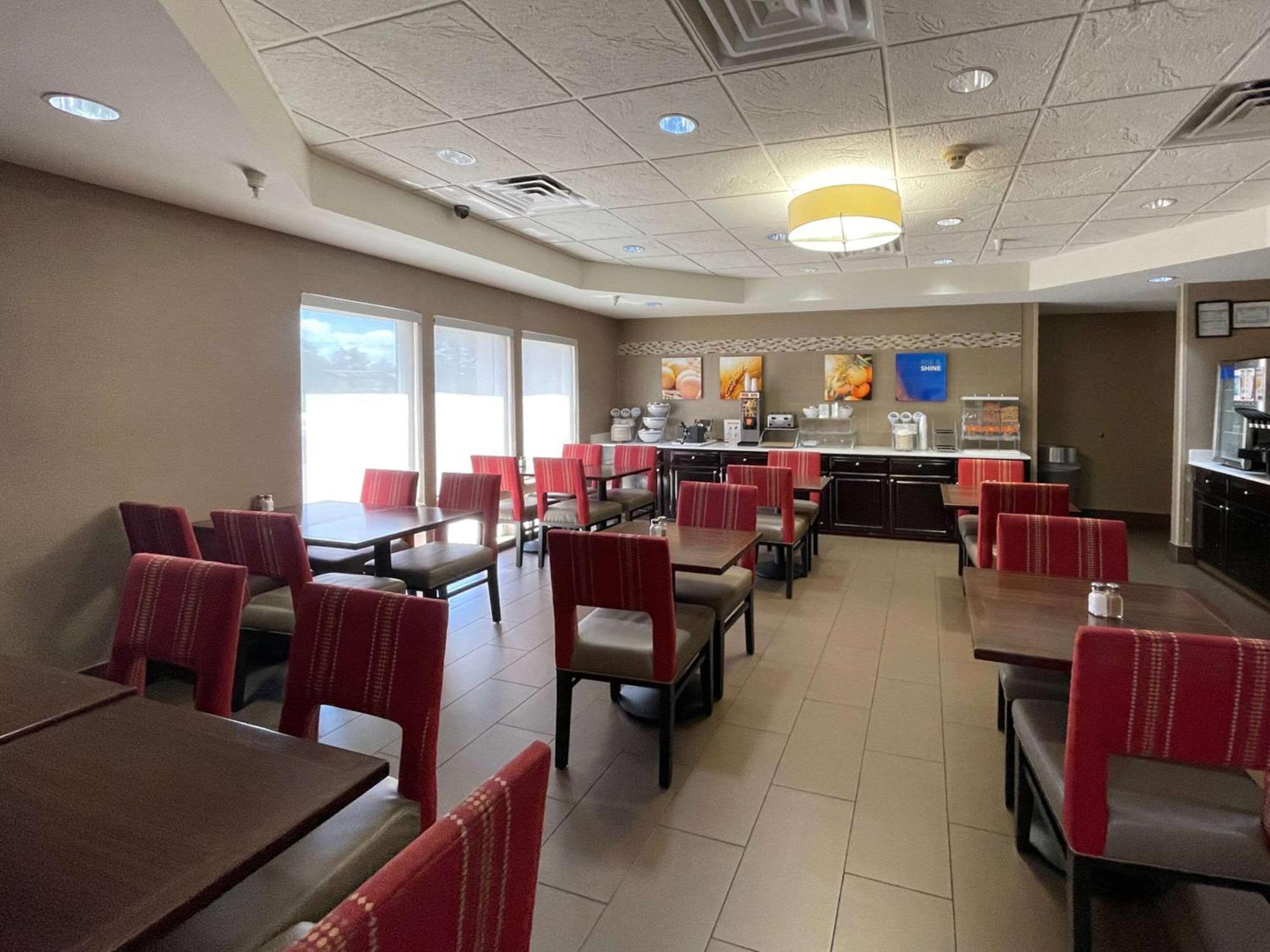 קרוסוויל Comfort Suites מראה חיצוני תמונה