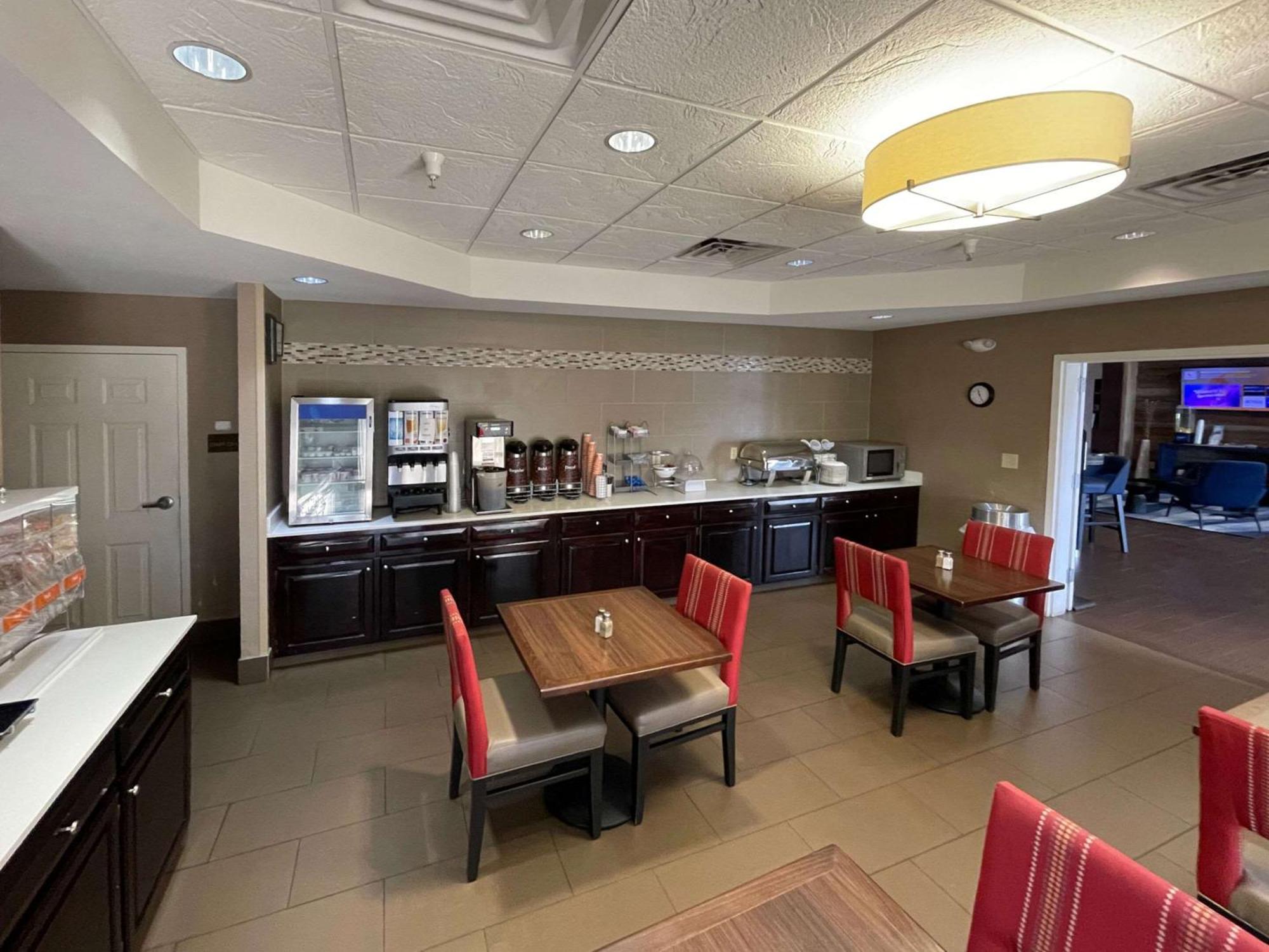 קרוסוויל Comfort Suites מראה חיצוני תמונה