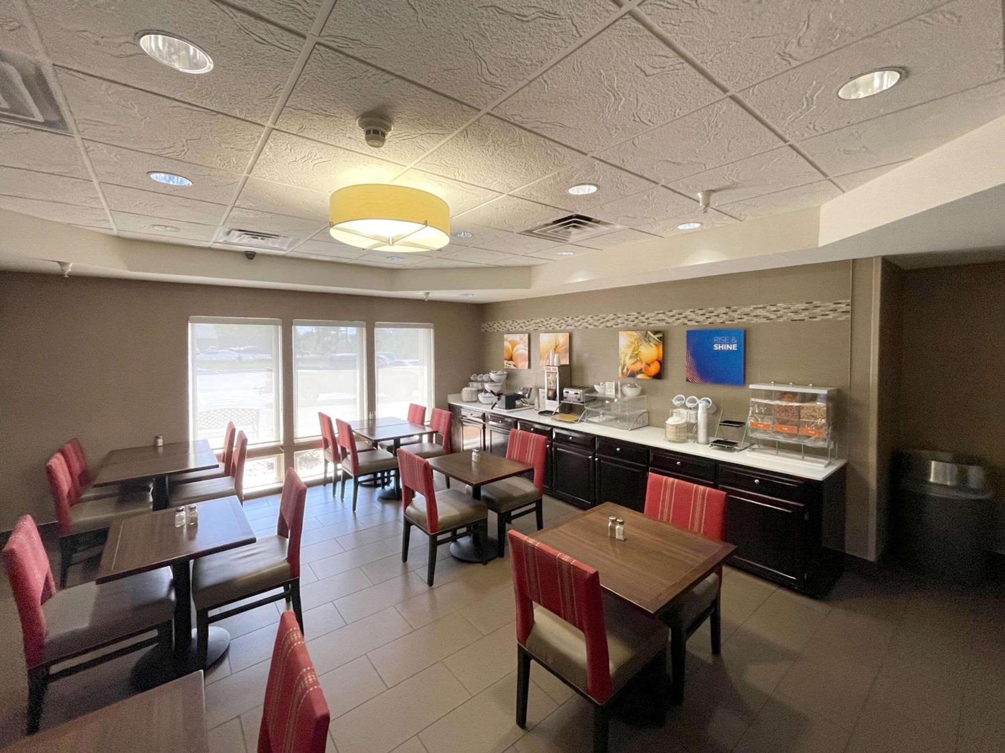 קרוסוויל Comfort Suites מראה חיצוני תמונה