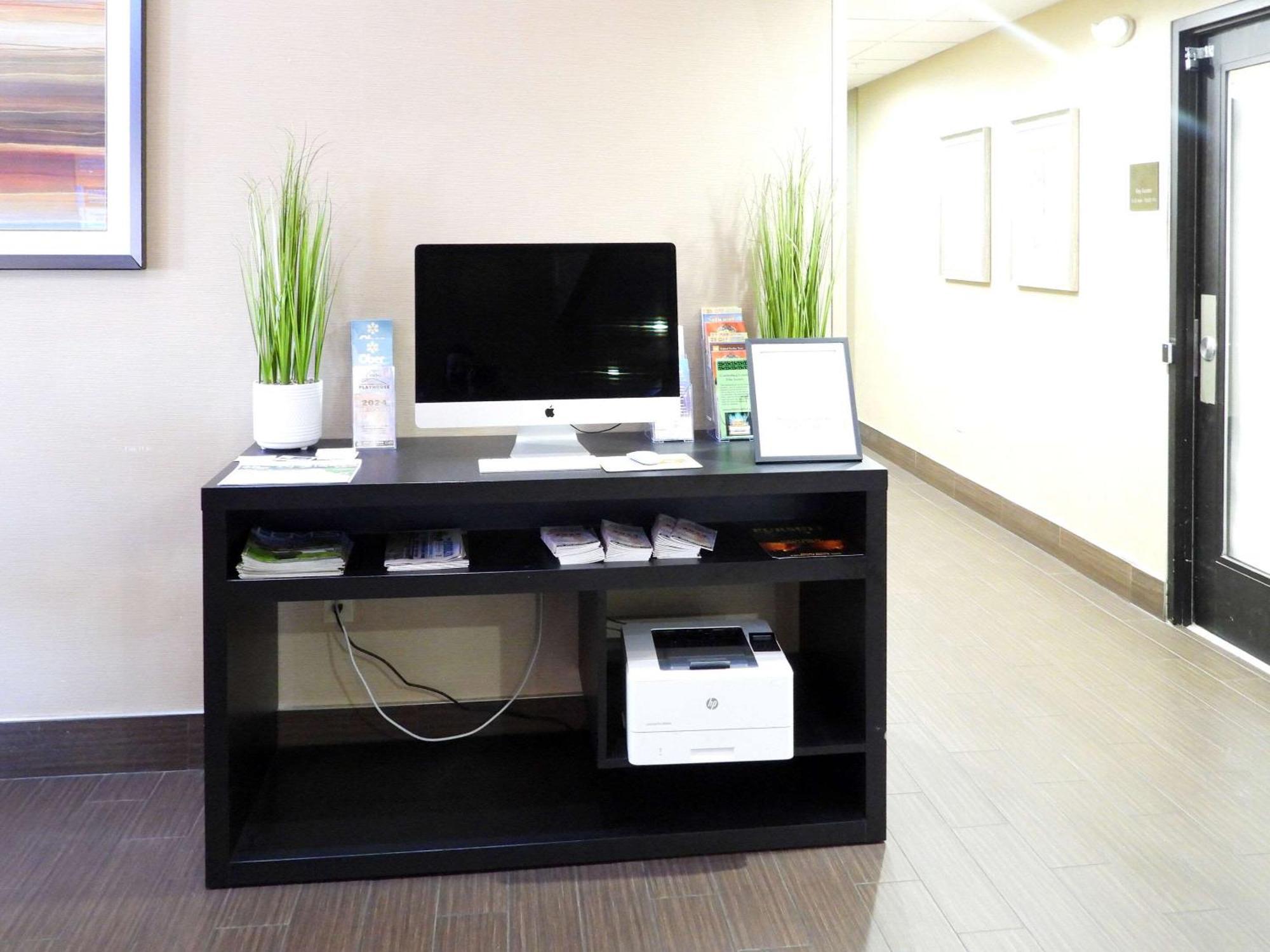 קרוסוויל Comfort Suites מראה חיצוני תמונה